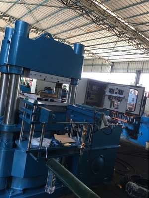 kupować 1200mm×600mm płytka gorąca półautomatyczna maszyna do pras wulkanizujących kauczuk jest używana do produkcji wyrobów kauczkowych online manufacture