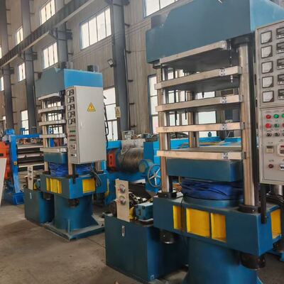 Dobra cena Maszyna do wulkanizacji gumowej płaskiej z PLC w pełni automatyczną kontrolą 200T Ciśnienie całkowite i rozmiar płyty 800mm x 800mm do produkcji zestawów pasów gumowych EPDM w Internecie