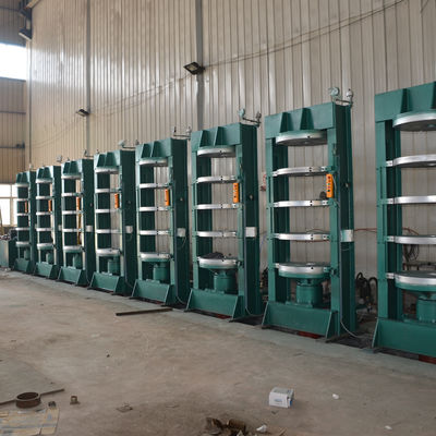 Dobra cena Motocyklowa prasa do utwardzania opon rowerowych Pionowa maszyna do formowania opon PLC w Internecie