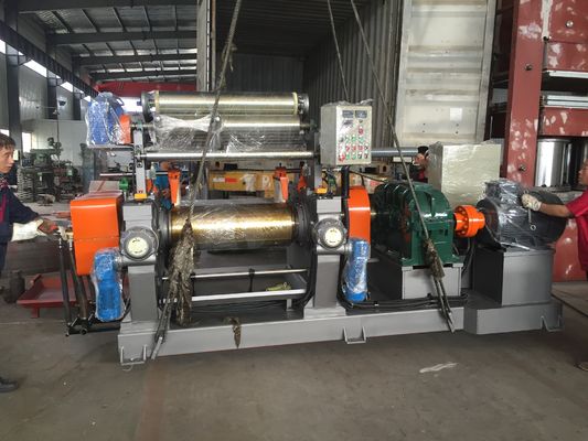 Dobra cena Małe wyprodukowane w fabryce wyroby do mieszania gumy o średnicy rolki 300 mm w Internecie