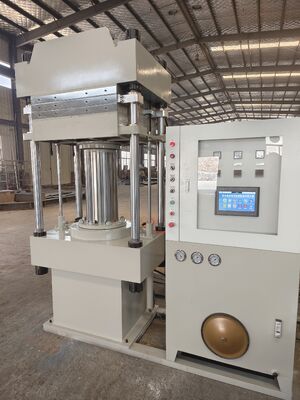 Dobra cena Prasa wulkanizacyjna do gumy 600x600mm z płytą grzewczą i siłą zamykania 100 ton z systemem sterowania PLC do produkcji bloków gumowych w Internecie